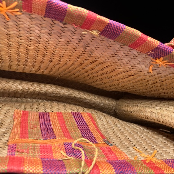 Colorful 20 inch Straw Tote Bag - Picture 2 of 3